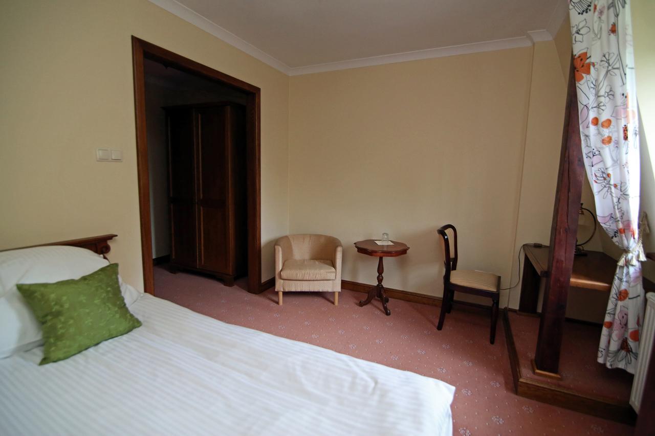 Dwor Bieland Bed & Breakfast Elblag Exterior photo